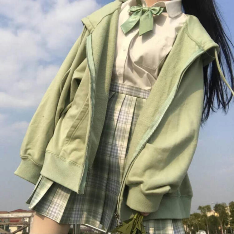 绯村剑心（原名：绯村心太；身份：飞天御剑流十四代传人、“刽子手拔刀斋”） - 体育赛事直播在线观看 - 在线观看直播
